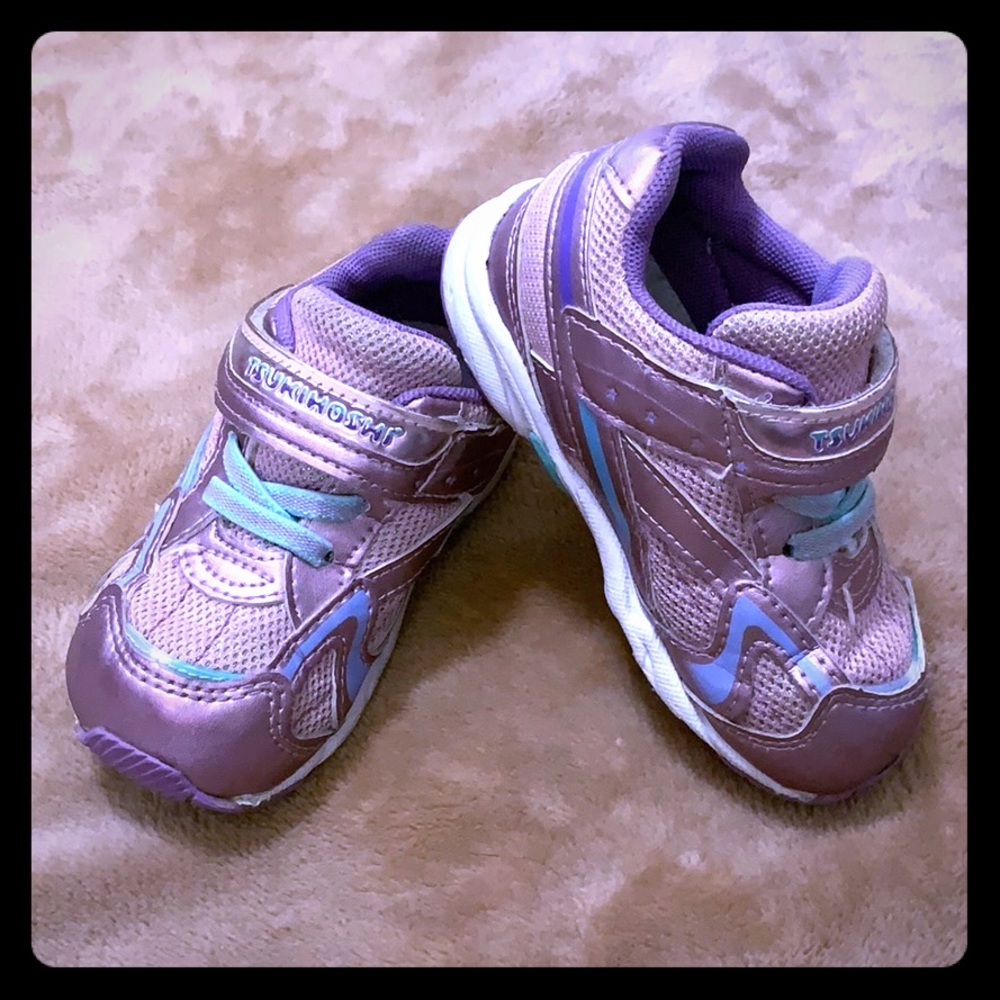 Size 6.5 Tsukuhoshi baby girl shoes. Rose/Lavender